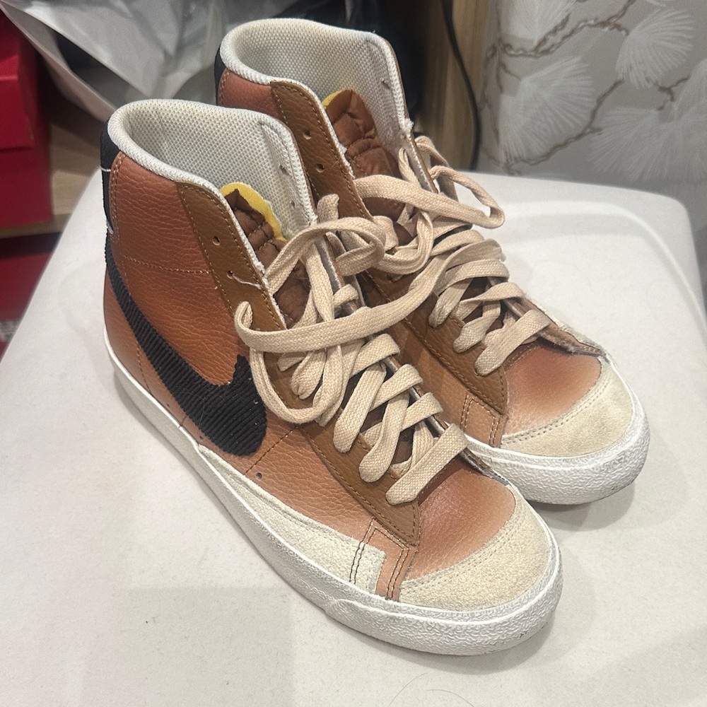 Nike High-Top Sneakers in Tan and Black